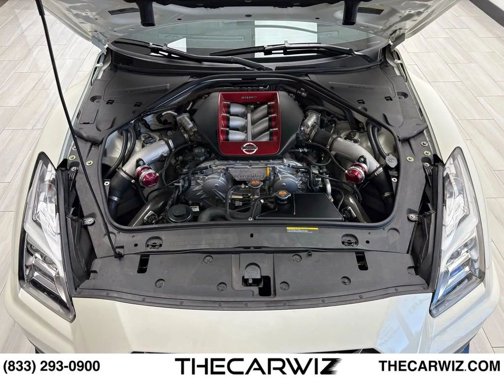 Used 2018 Nissan GT-R NISMO AWD/4WD image 98