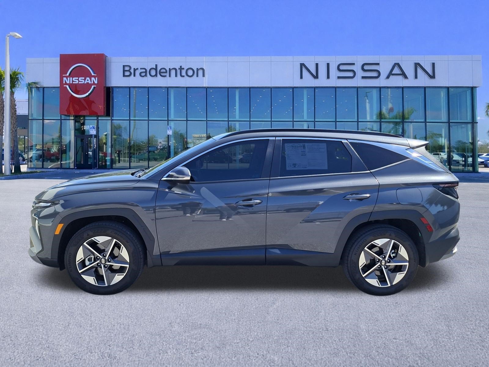Used 2025 Hyundai Tucson SEL AWD/4WD image 8