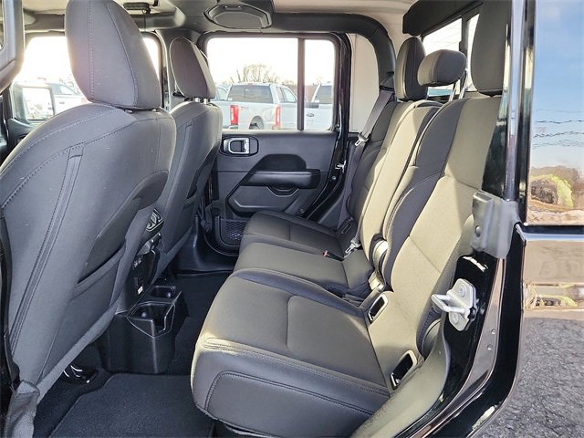 Used 2021 Jeep Gladiator Overland image 6