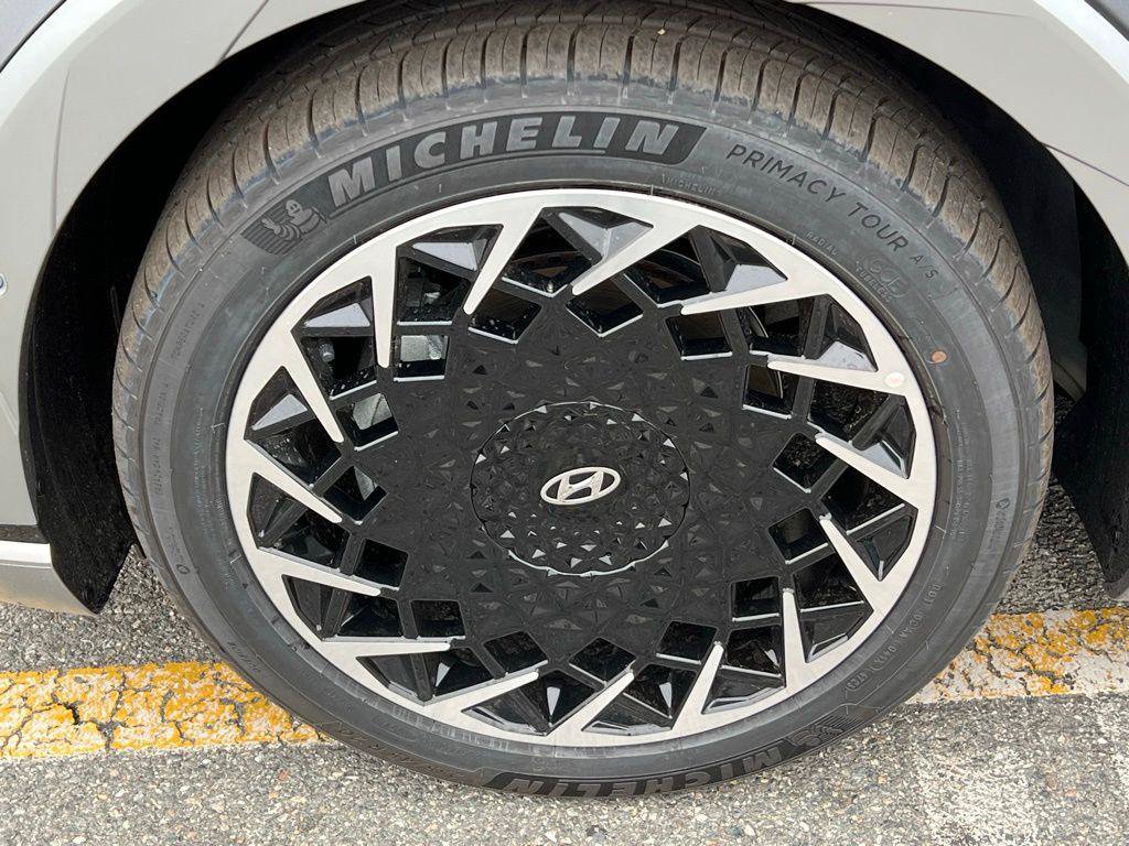 New 2024 Hyundai Ioniq 5 Limited AWD/4WD image 9