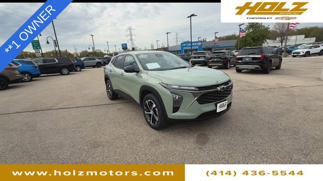 Certified 2024 Chevrolet Trax RS w/ Driver Confidence Package FWD image 2