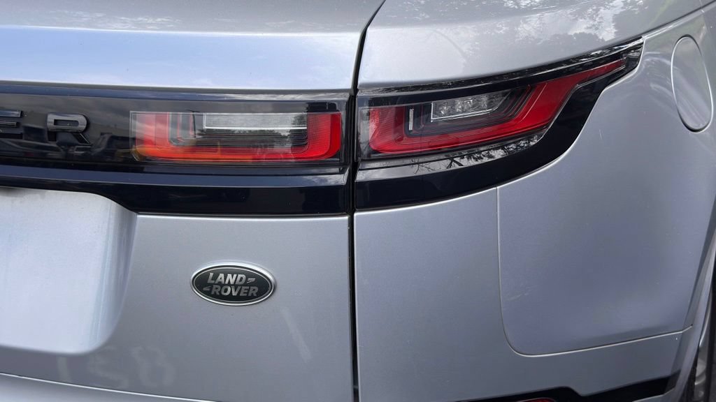 Used 2018 Land Rover Range Rover Velar R-Dynamic SE AWD/4WD image 8