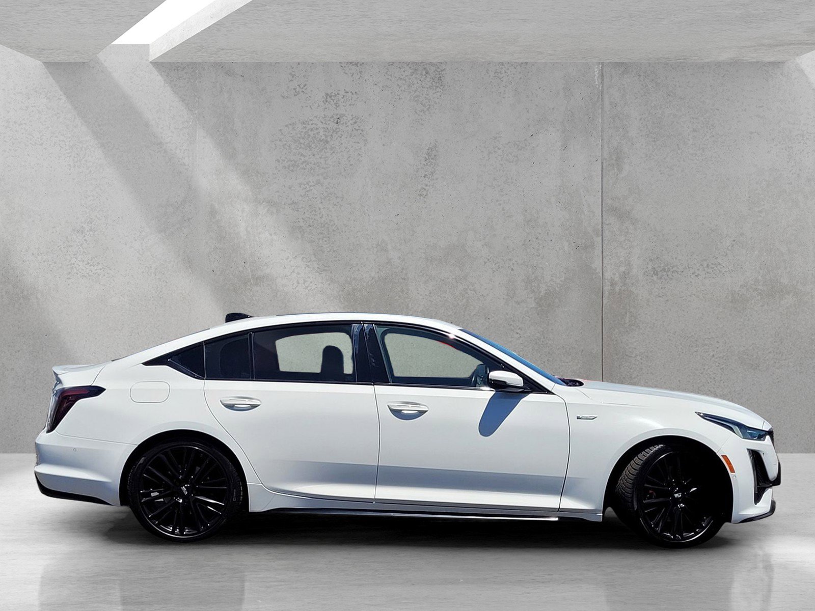 Used 2020 Cadillac CT5 V w/ Platinum Package RWD image 3