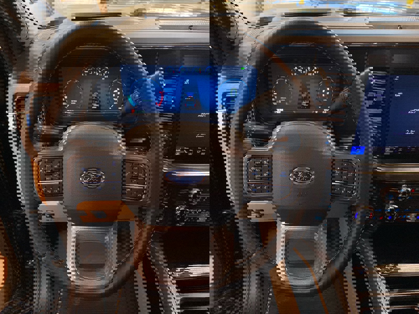 Certified 2025 Ford F350 Lariat w/ Lariat Ultimate Package image 19