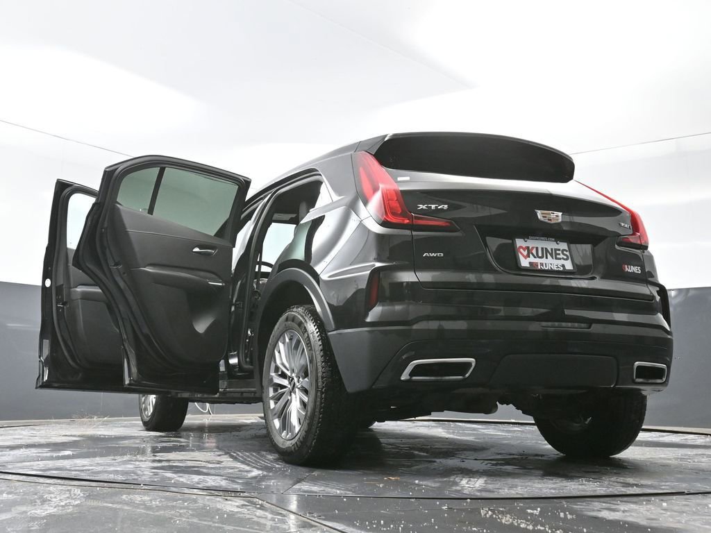 Used 2025 Cadillac XT4 Premium Luxury image 79