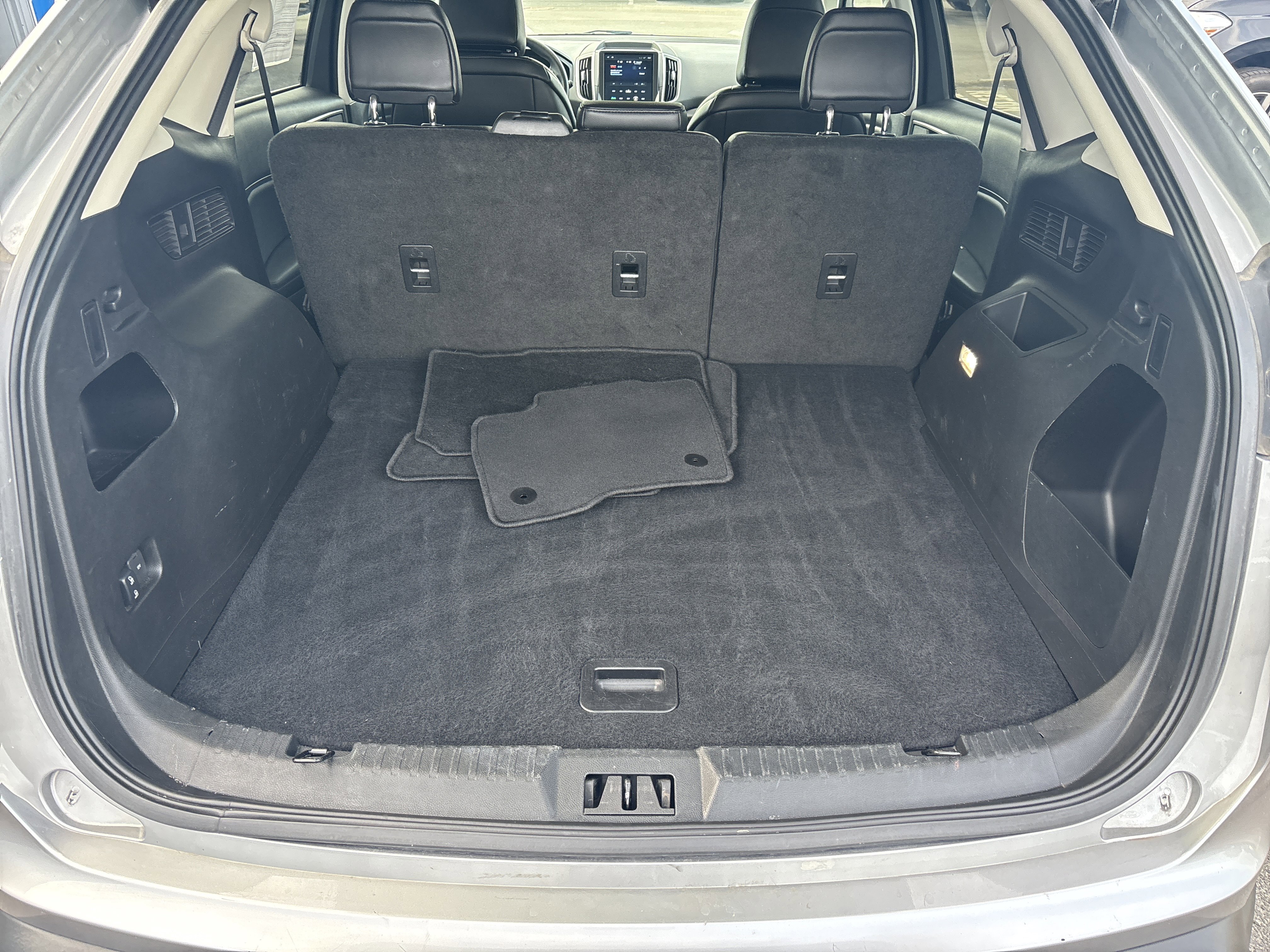 Used 2024 Ford Edge SEL image 5