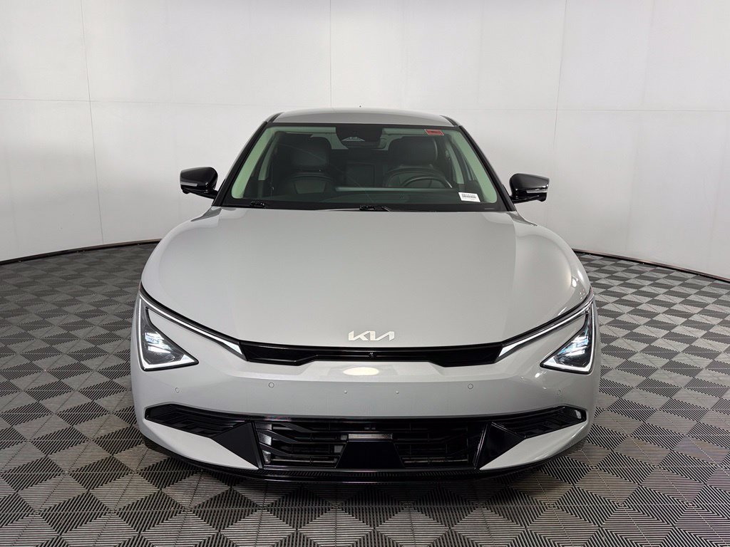 Used 2025 Kia EV6 Wind RWD image 4