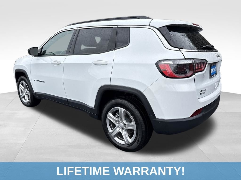 Used 2024 Jeep Compass Latitude image 4