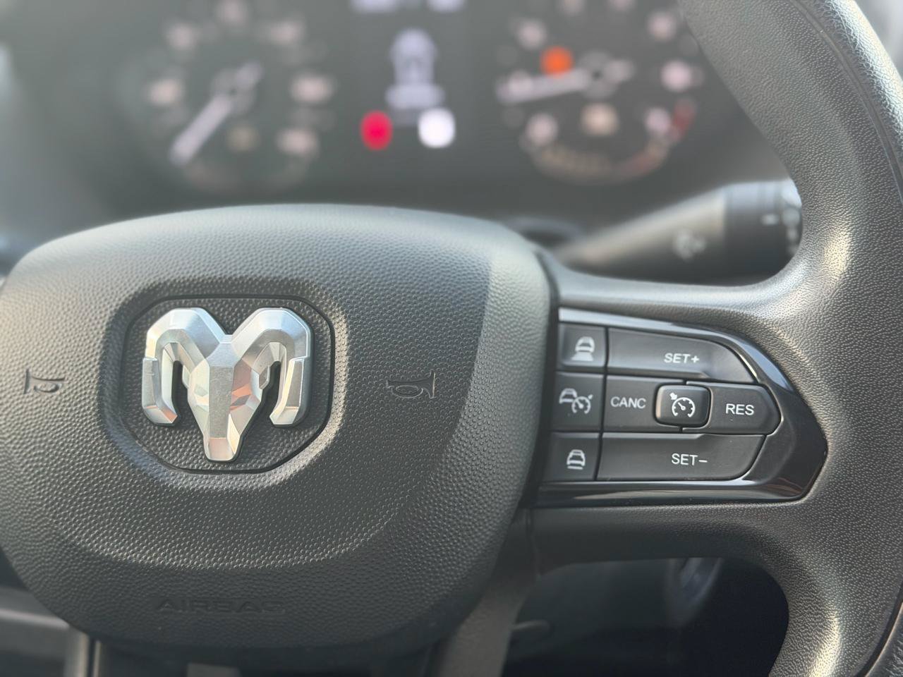 Used 2024 RAM ProMaster 2500 w/ Convenience Group FWD image 21