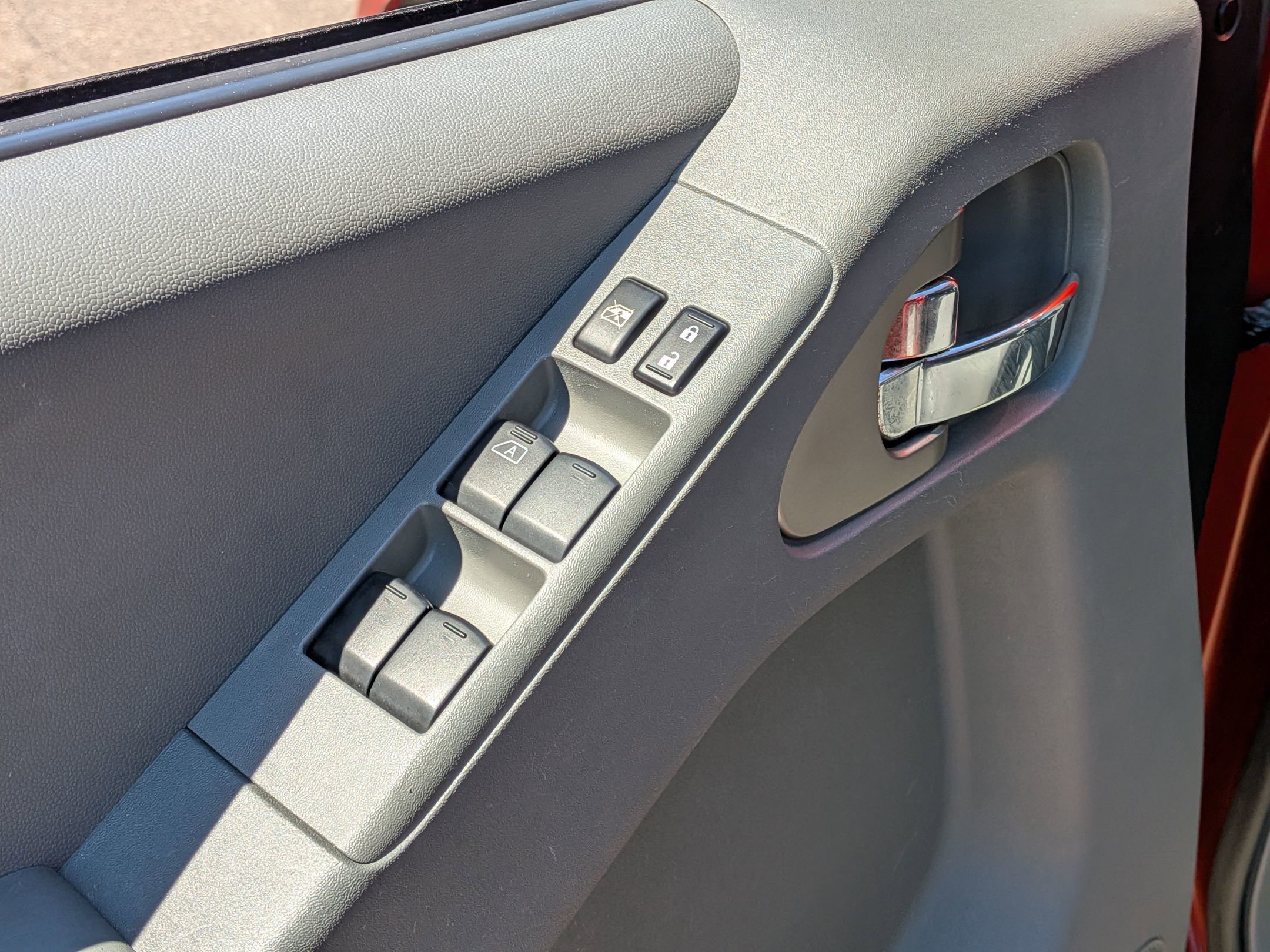 Used 2016 Nissan Frontier SV w/ SV Value Truck Package image 9