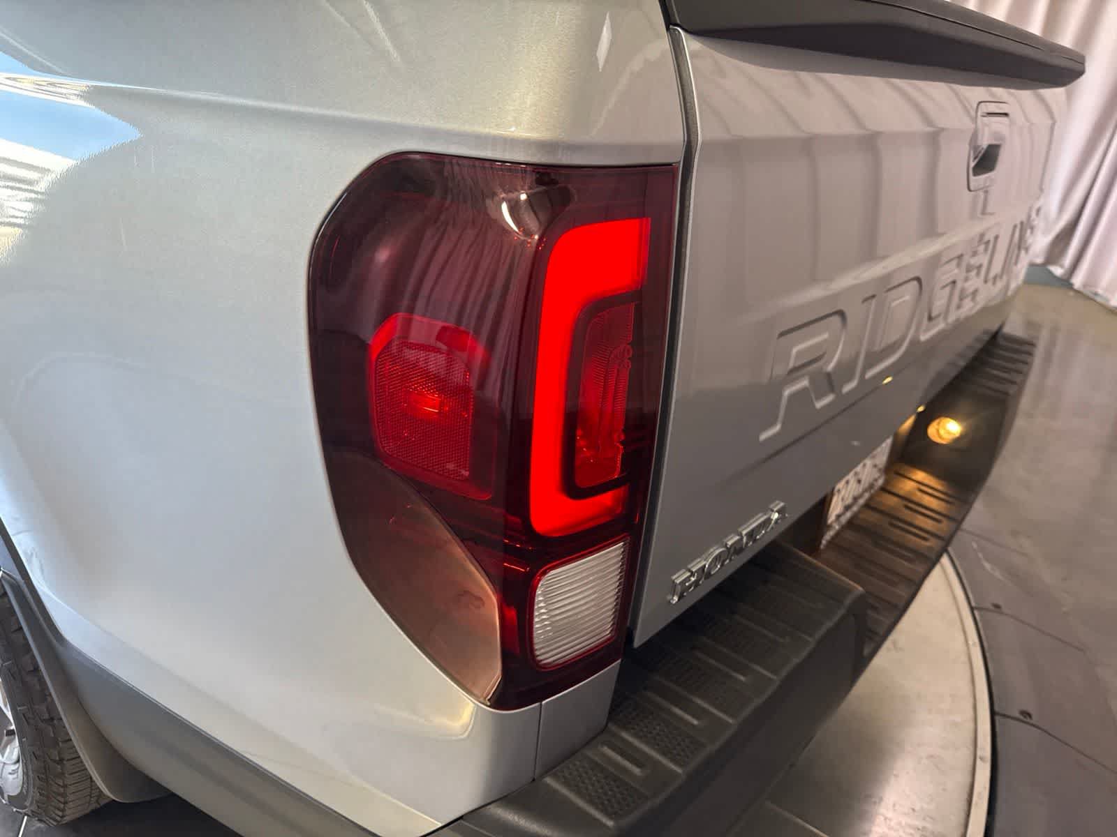 Used 2025 Honda Ridgeline RTL image 10