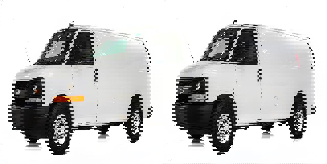 Used 2017 Chevrolet Express 2500 image 2