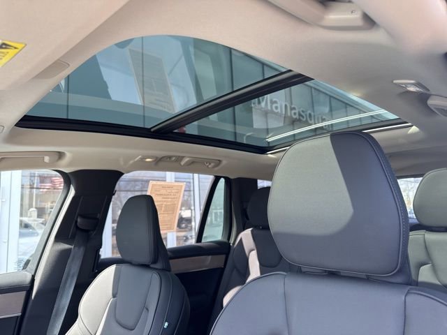 Certified 2025 Volvo XC90 B5 Plus image 25