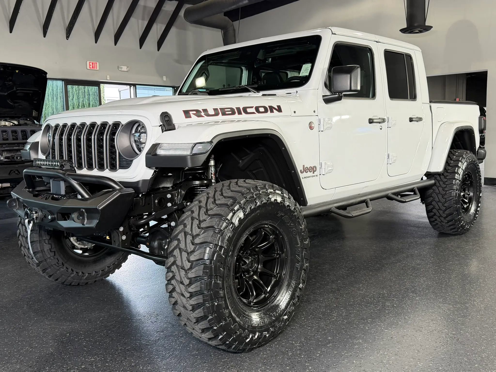 Used 2025 Jeep Gladiator Rubicon w/ Safety Group AWD/4WD image 7
