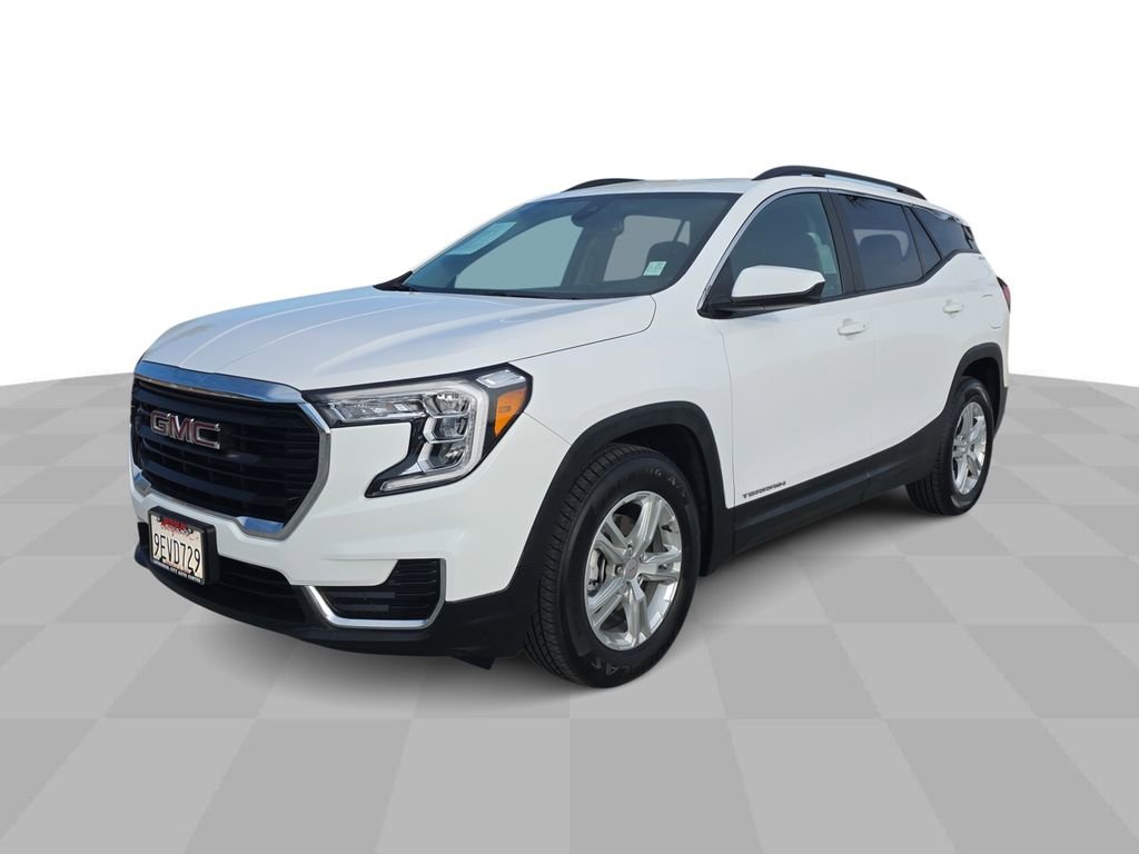 Used 2023 GMC Terrain SLE w/ Driver Convenience Package image 4
