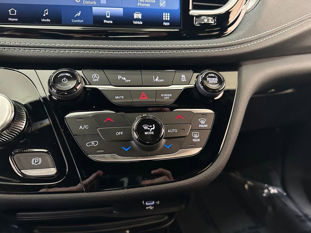 New 2026 Chrysler Pacifica Select w/ S Appearance Package image 29