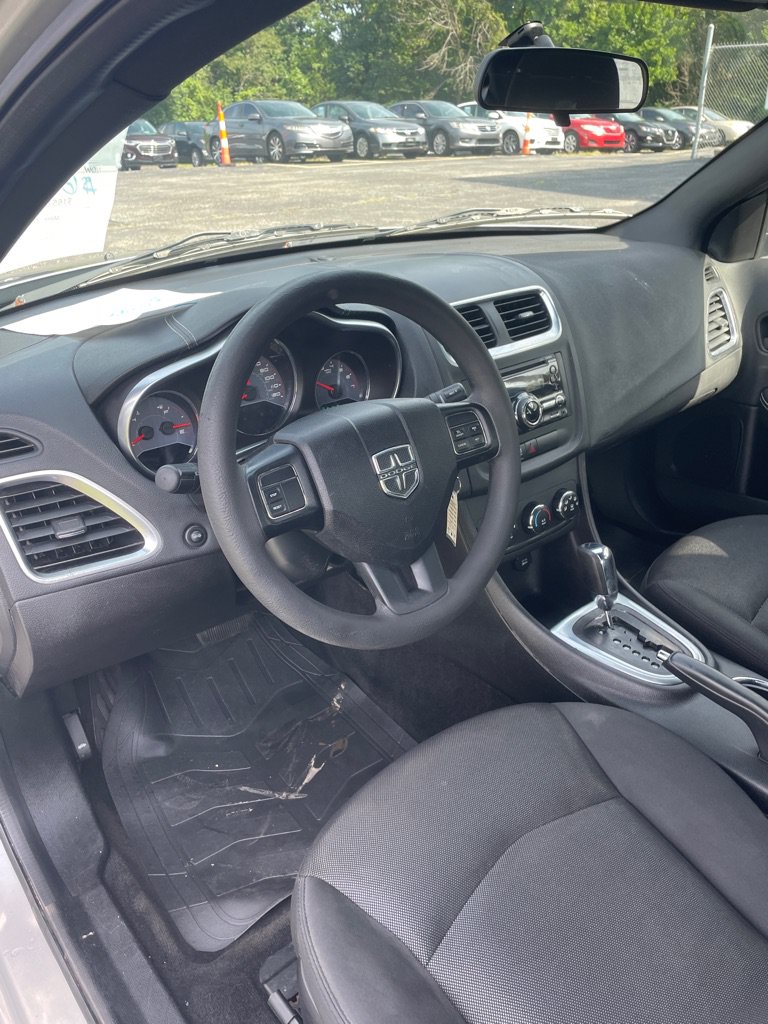 Used 2013 Dodge Avenger SE FWD image 9