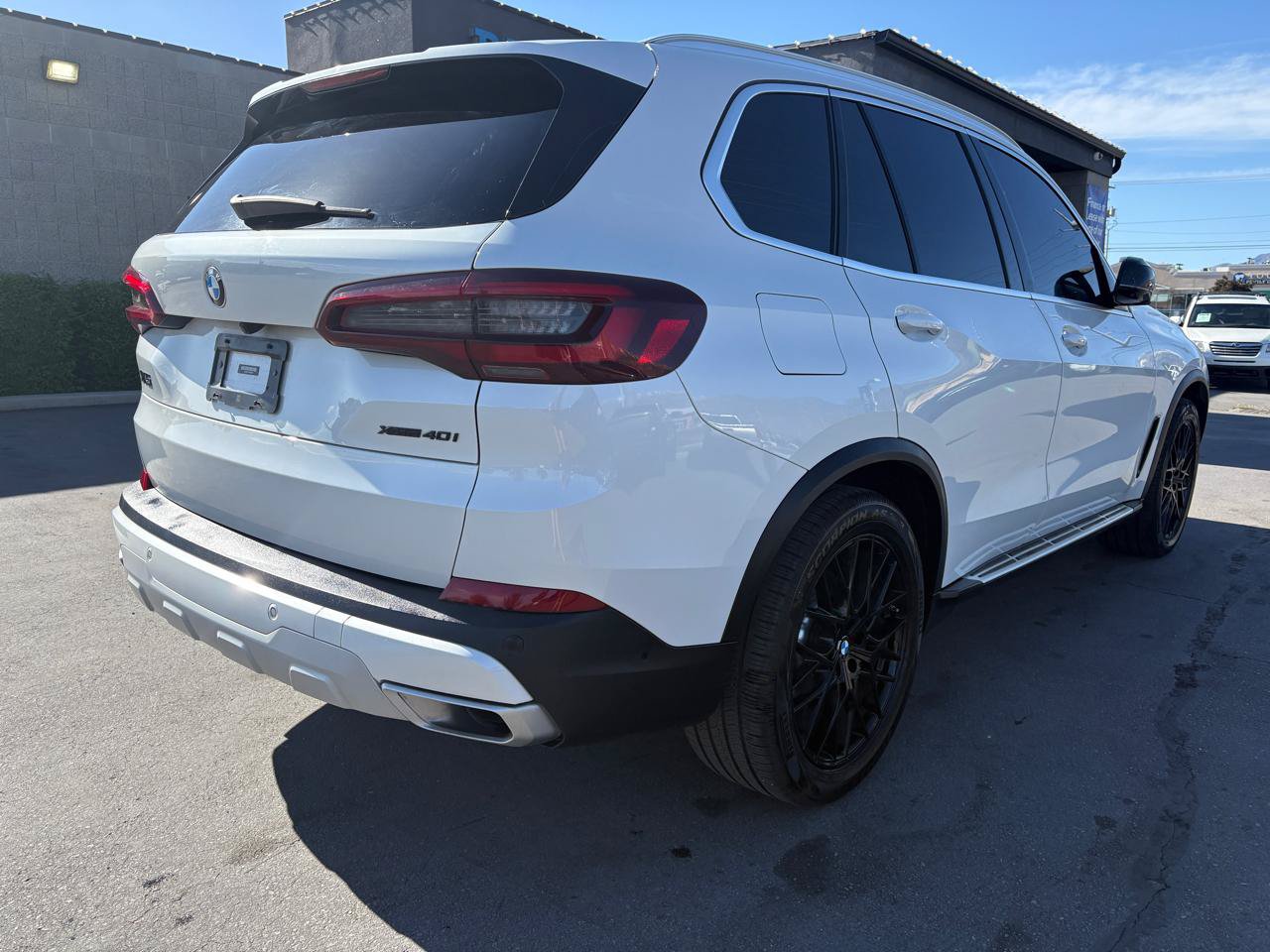 Used 2023 BMW X5 xDrive40i w/ Premium Package AWD/4WD image 5