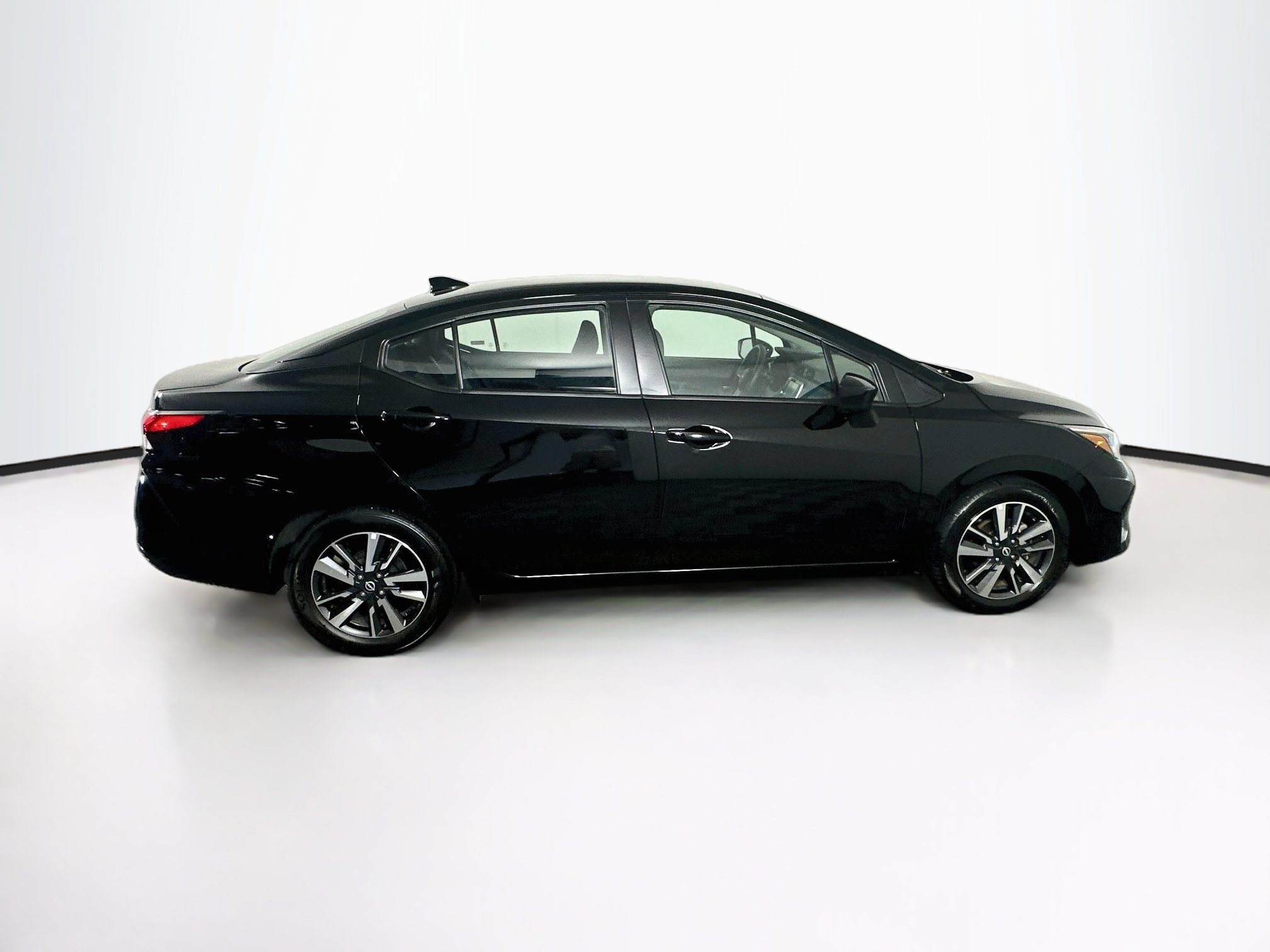 Used 2025 Nissan Versa SV FWD image 10