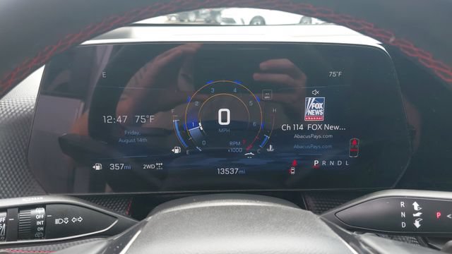 Used 2025 Chevrolet Equinox RS w/ Safety and Technology Package AWD/4WD image 17