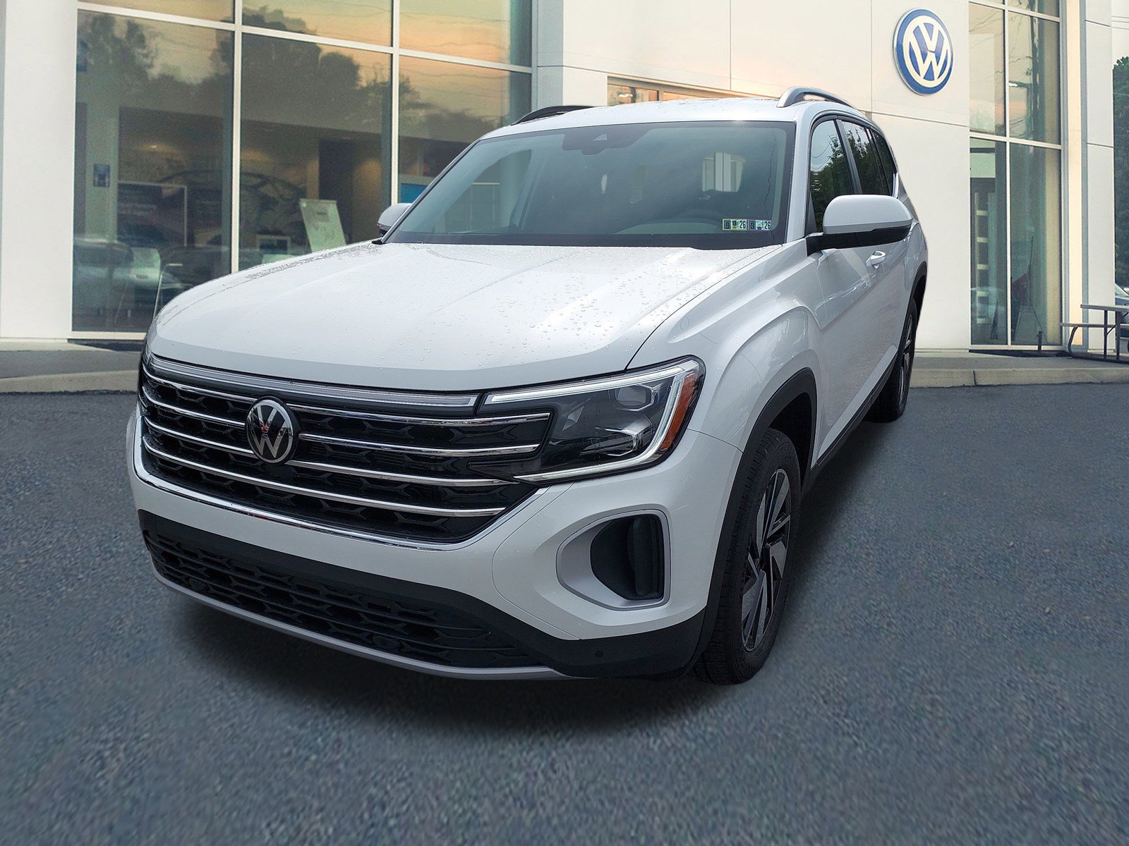 New 2026 Volkswagen Atlas SE image 2