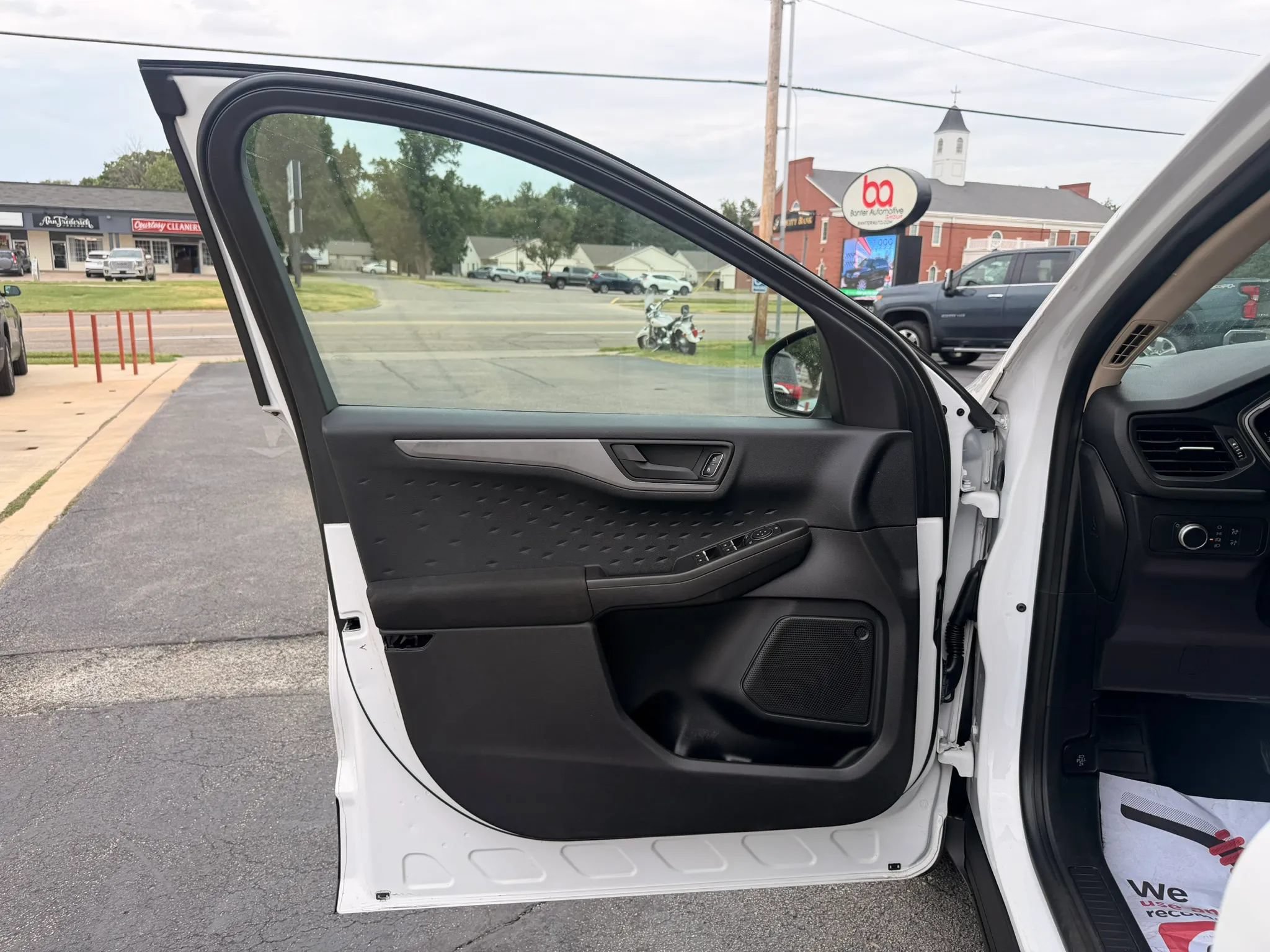 Used 2020 Ford Escape S FWD image 9