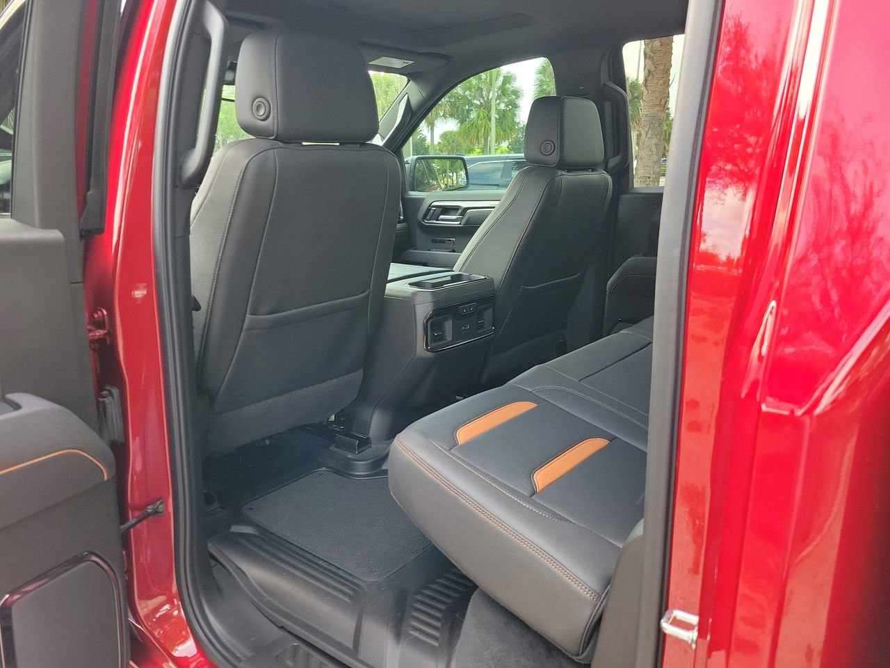 Used 2025 GMC Sierra 1500 AT4 w/ AT4 Premium Package image 8