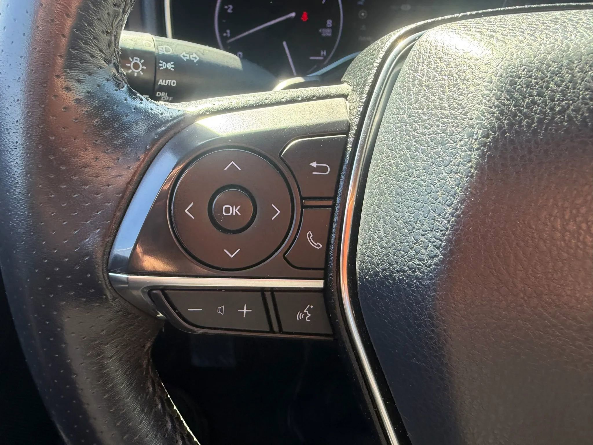 Used 2019 Toyota Avalon XSE w/ All Weather Liner Package FWD image 13