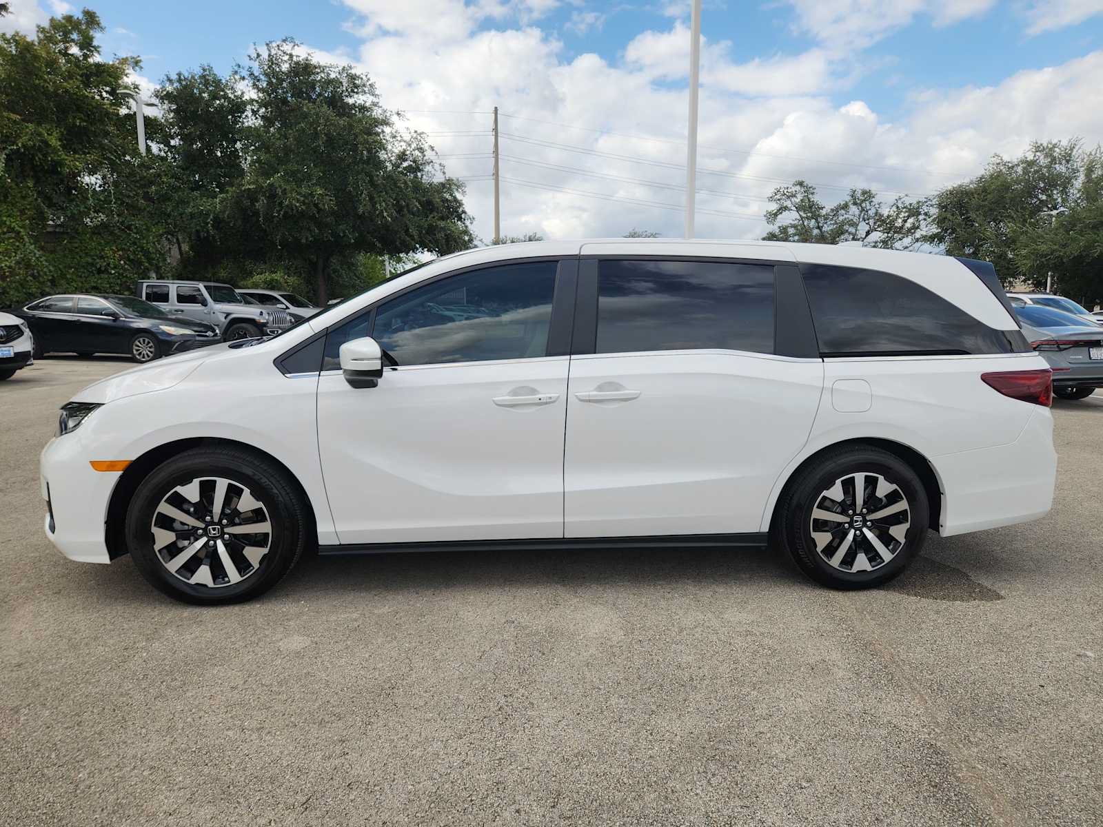 Certified 2026 Honda Odyssey EX-L image 4