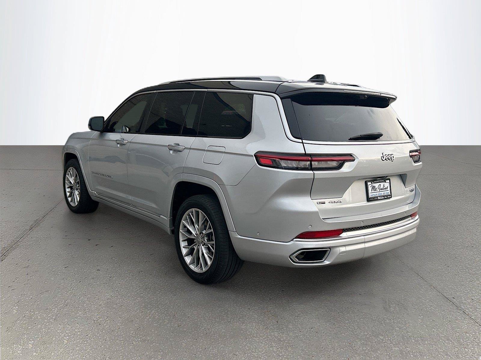 Used 2023 Jeep Grand Cherokee L Summit w/ Advanced Protech Group IV AWD/4WD image 6
