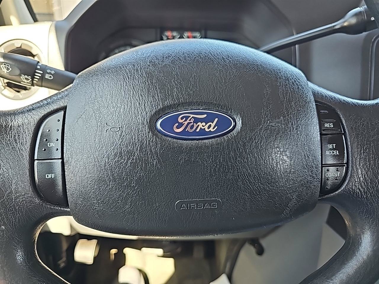 Used 2012 Ford E-350 and Econoline 350 Super Duty Wagon RWD image 19