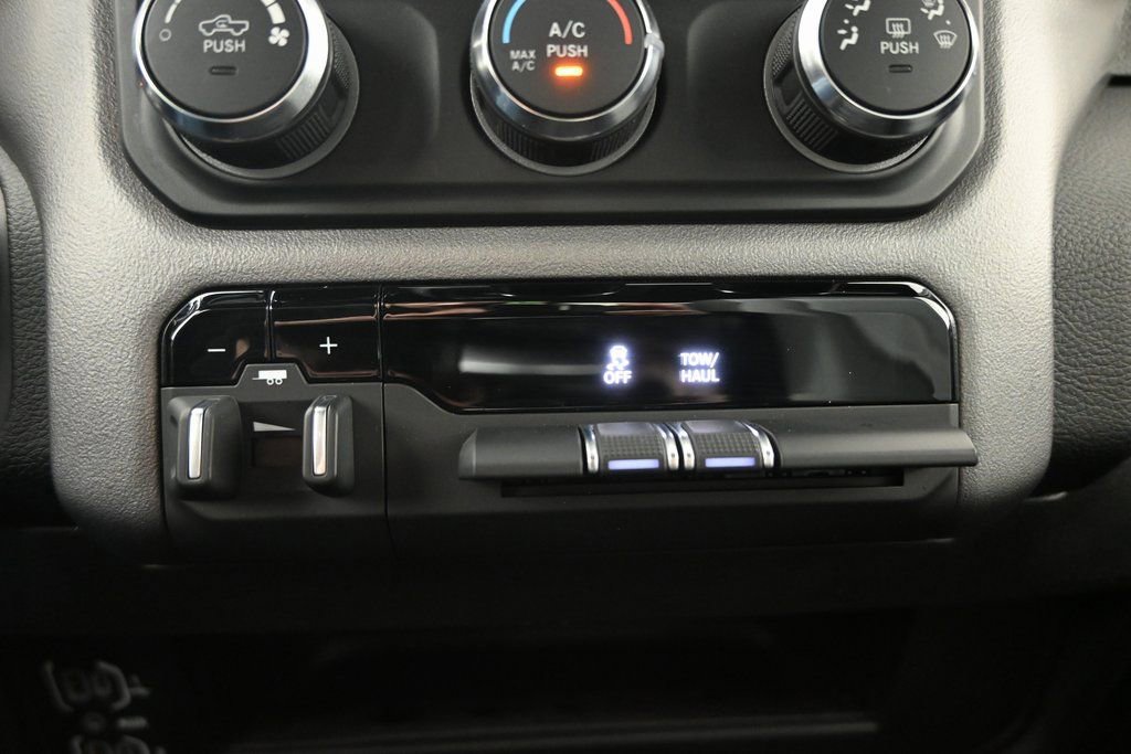 Used 2024 RAM 2500 Big Horn w/ Bed Utility Group image 29