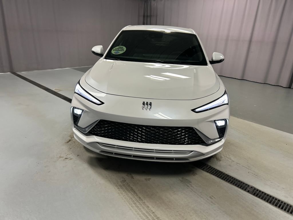 New 2026 Buick Envista Avenir image 2