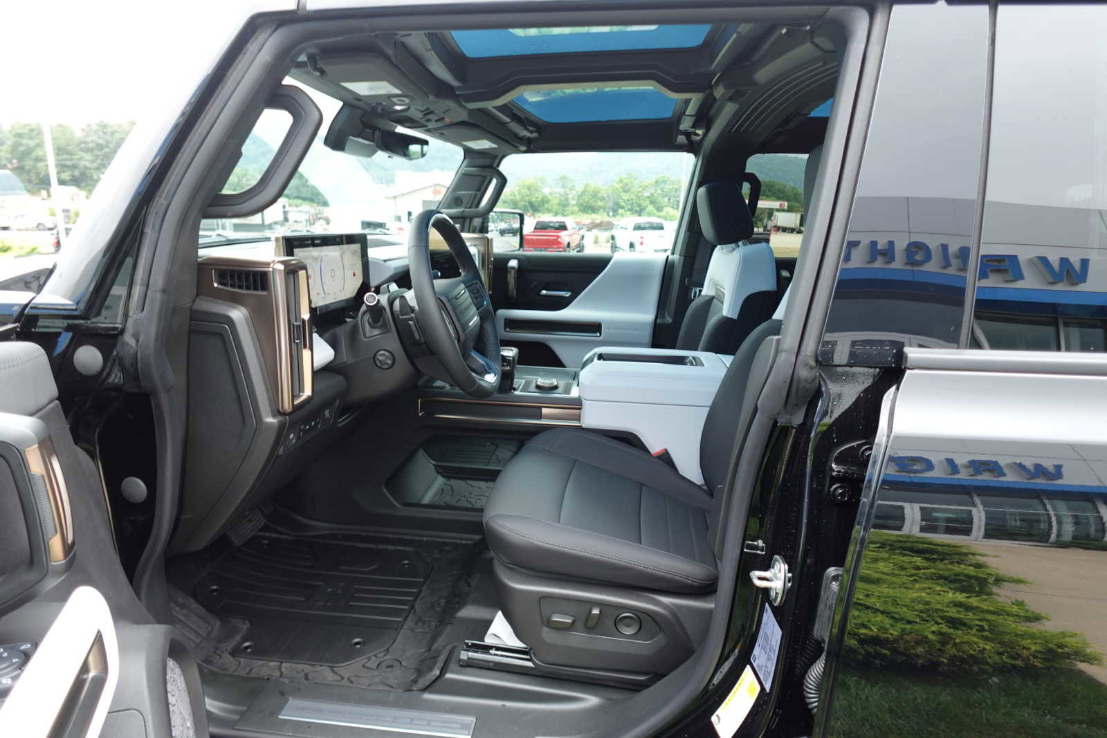 New 2024 GMC Hummer EV 2X w/ Extreme Off-Road Package image 13