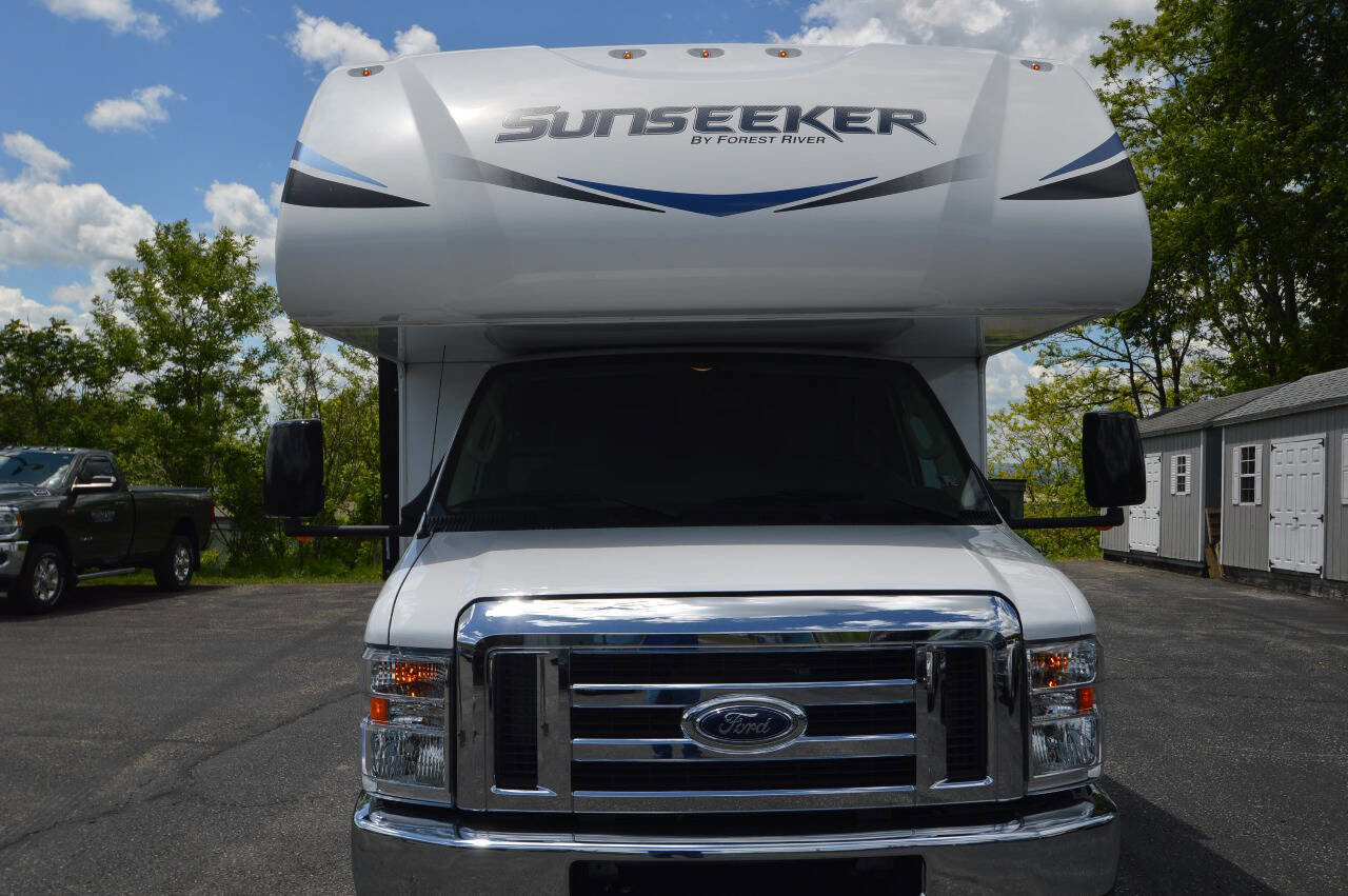 Used 2019 Ford E-450 and Econoline 450 Super Duty w/ Motorhome Prep Package RWD image 4