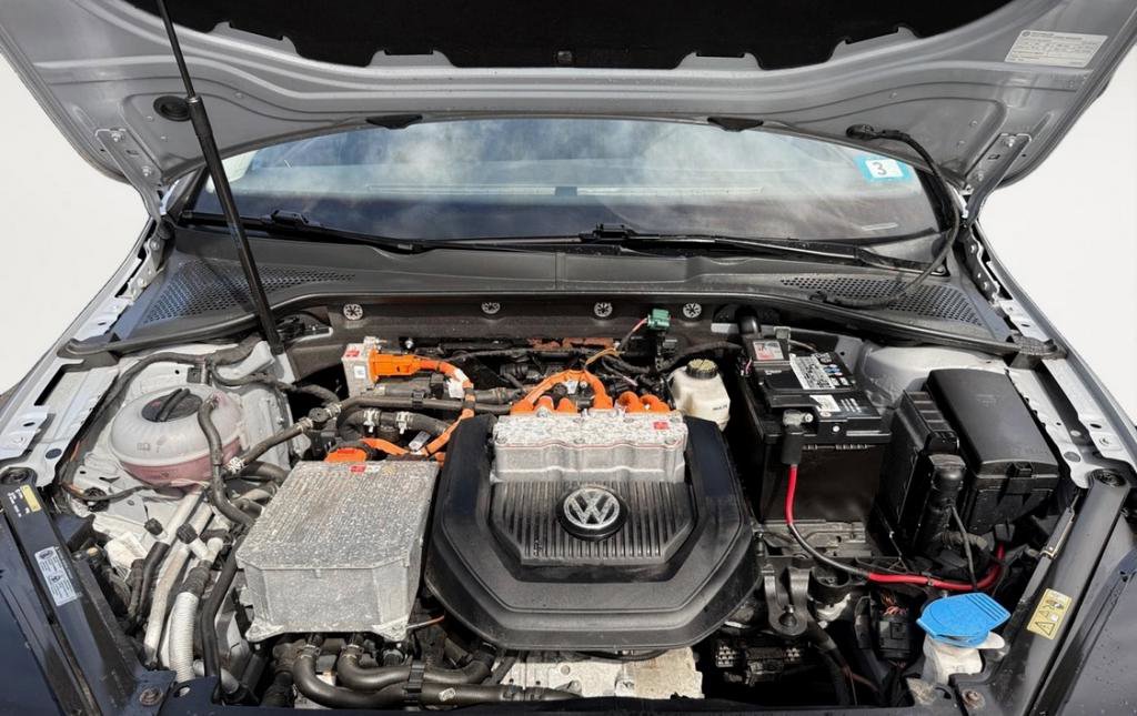 Used 2015 Volkswagen e-Golf SEL Premium image 29