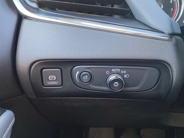 Used 2021 Buick Enclave Essence w/ Sport Touring Edition FWD image 17