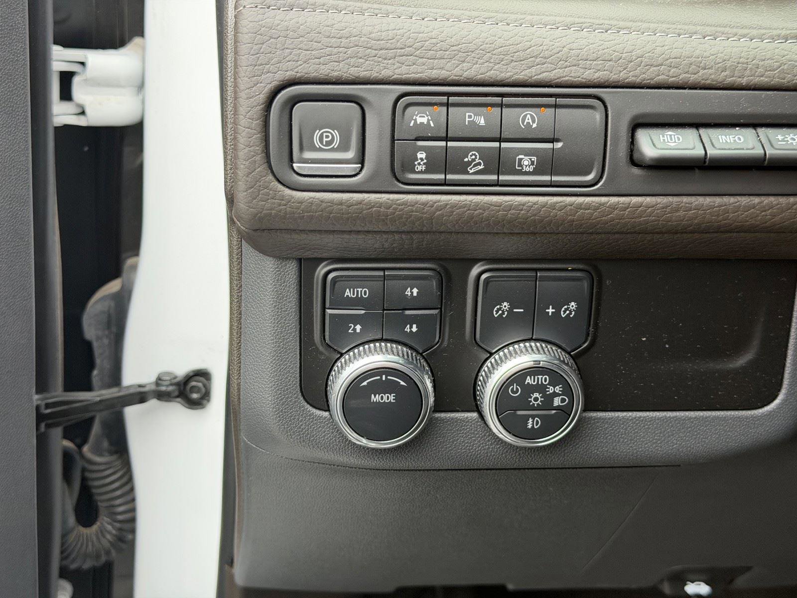 Used 2024 GMC Yukon Denali image 11