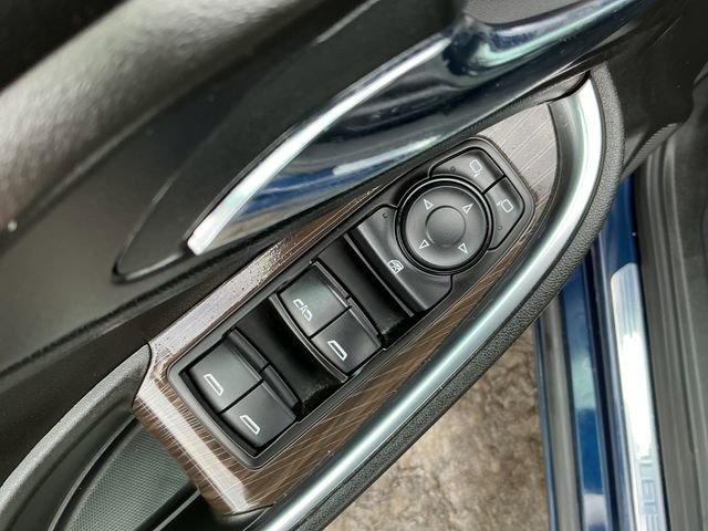 Used 2021 Chevrolet Malibu Premier image 24