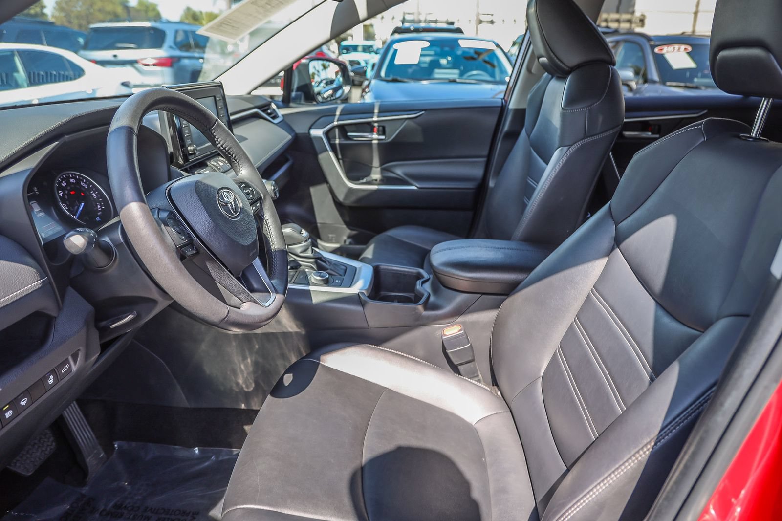 Certified 2022 Toyota RAV4 XLE Premium AWD/4WD image 17