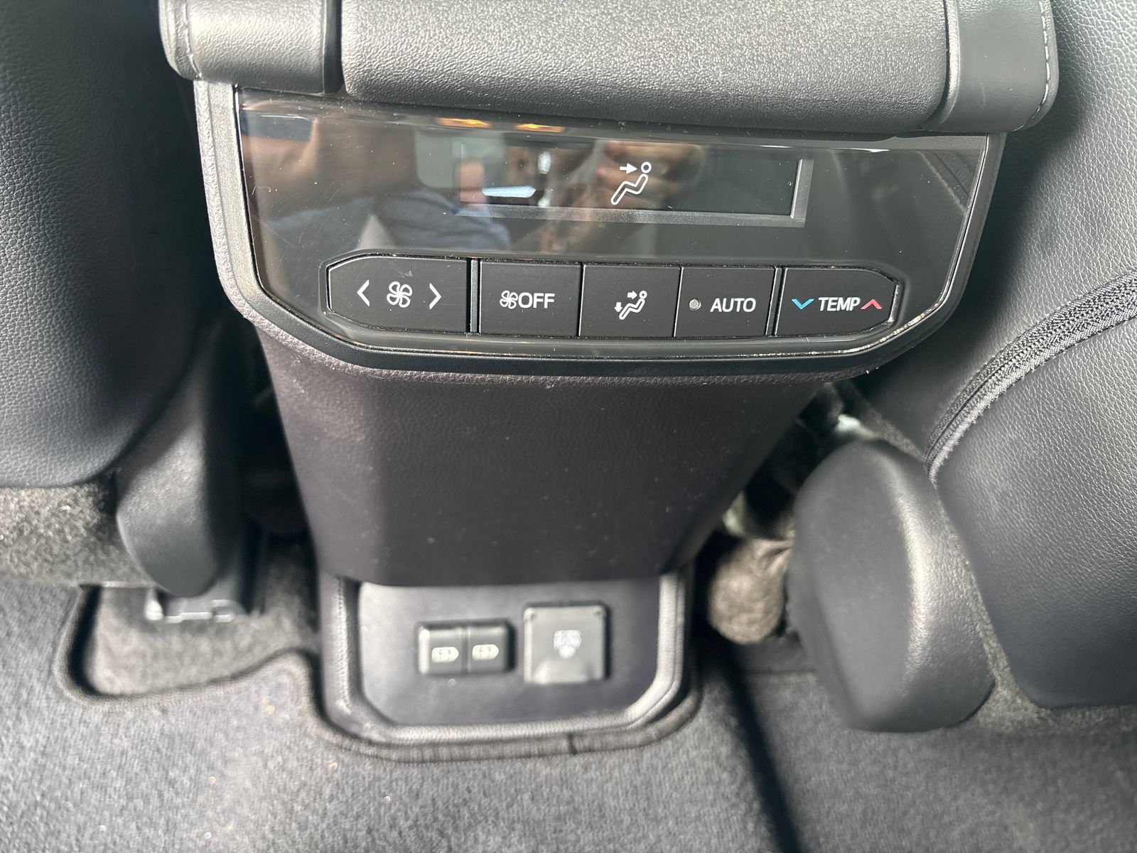 Used 2025 Toyota Highlander Limited FWD image 14