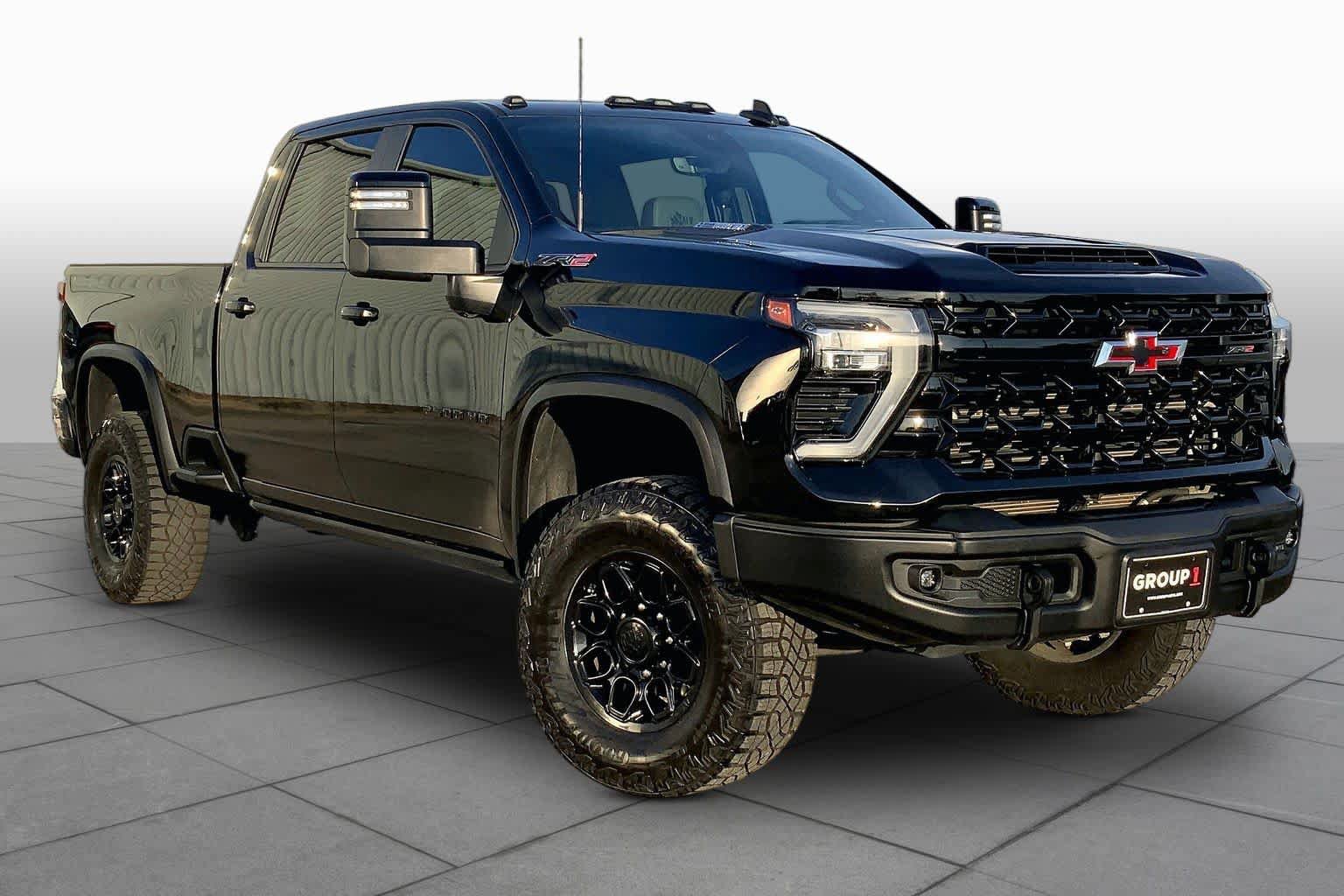 Used 2024 Chevrolet Silverado 2500 ZR2 w/ ZR2 Bison Edition AWD/4WD image 3