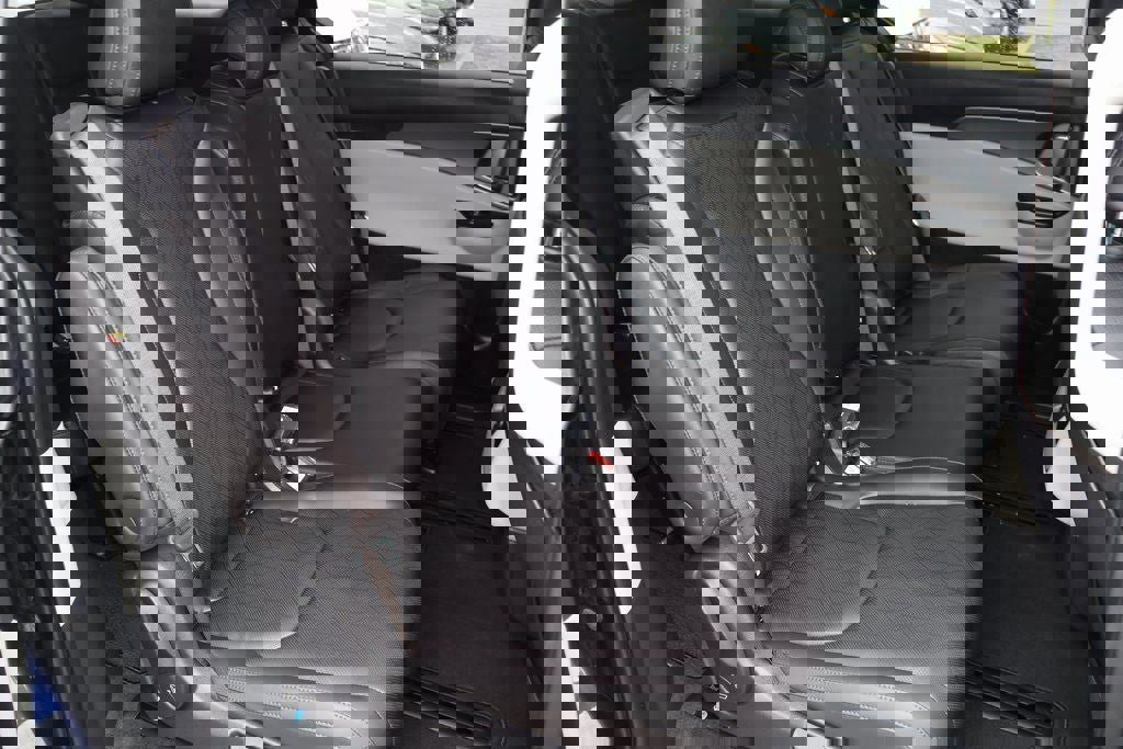 Used 2023 Kia Carnival LX image 15