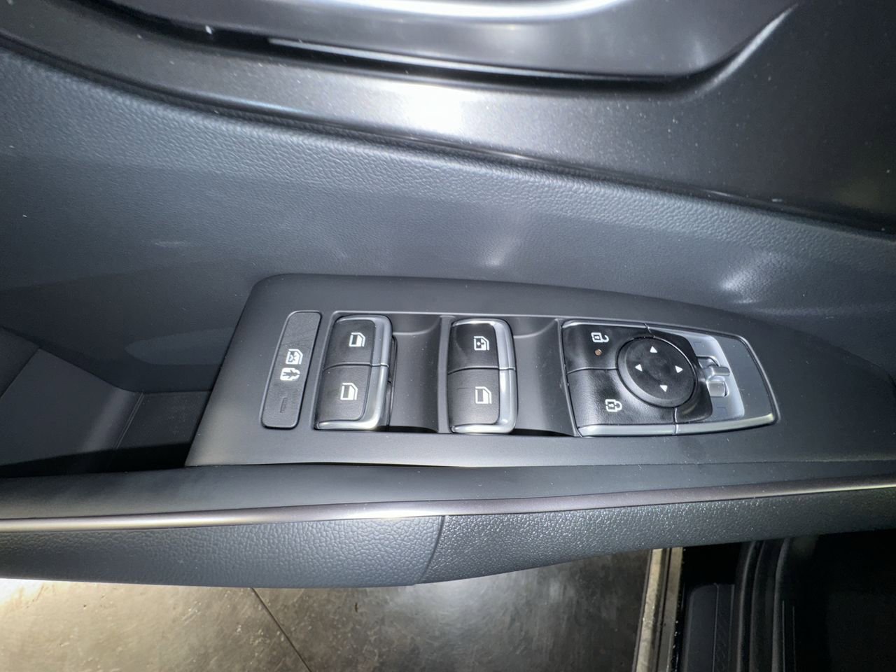 Certified 2025 Kia Sorento EX w/ EX Panoramic Sunroof Package AWD/4WD image 16