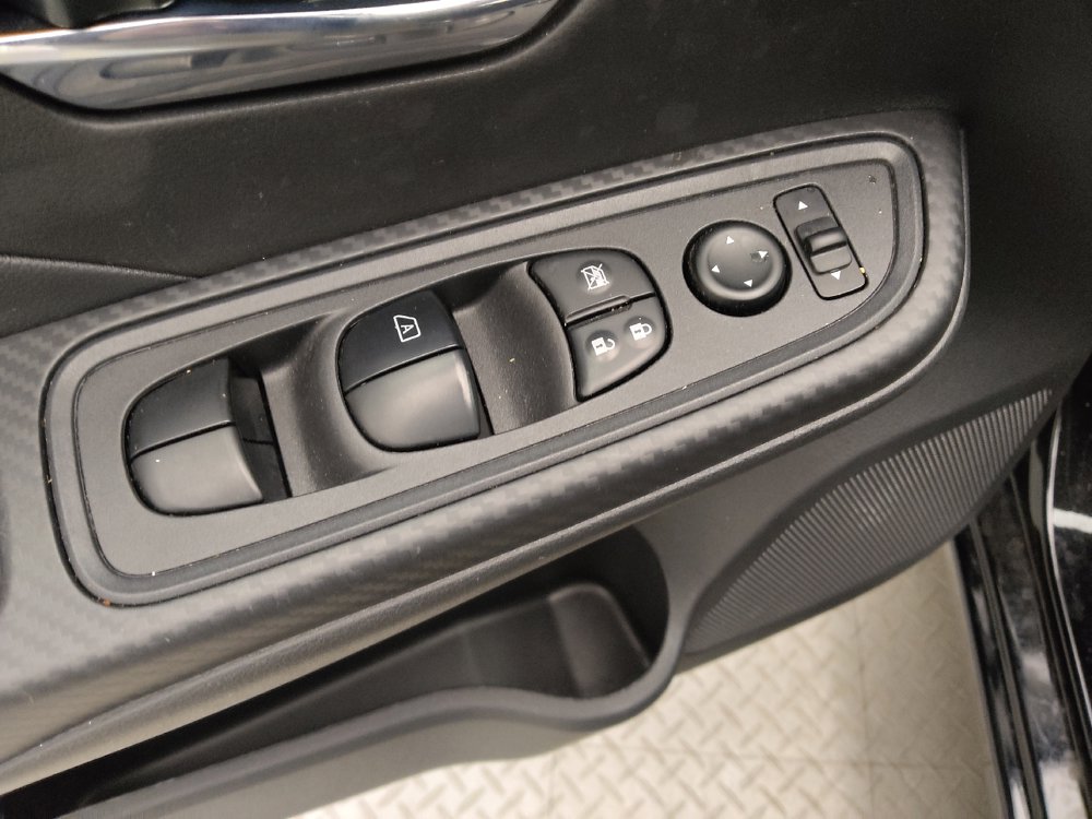 Used 2025 Nissan Versa SV w/ Trunk Package FWD image 27
