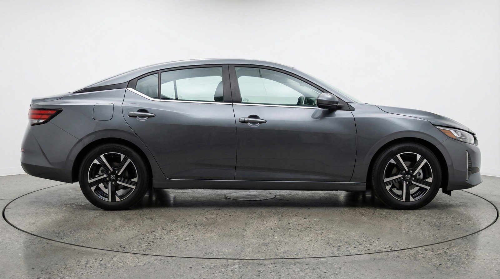 Used 2025 Nissan Sentra SV FWD image 11