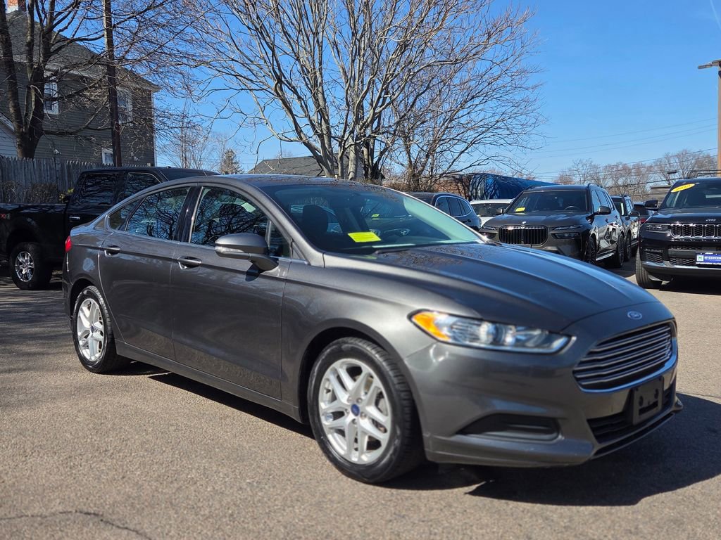 Used 2016 Ford Fusion SE image 8