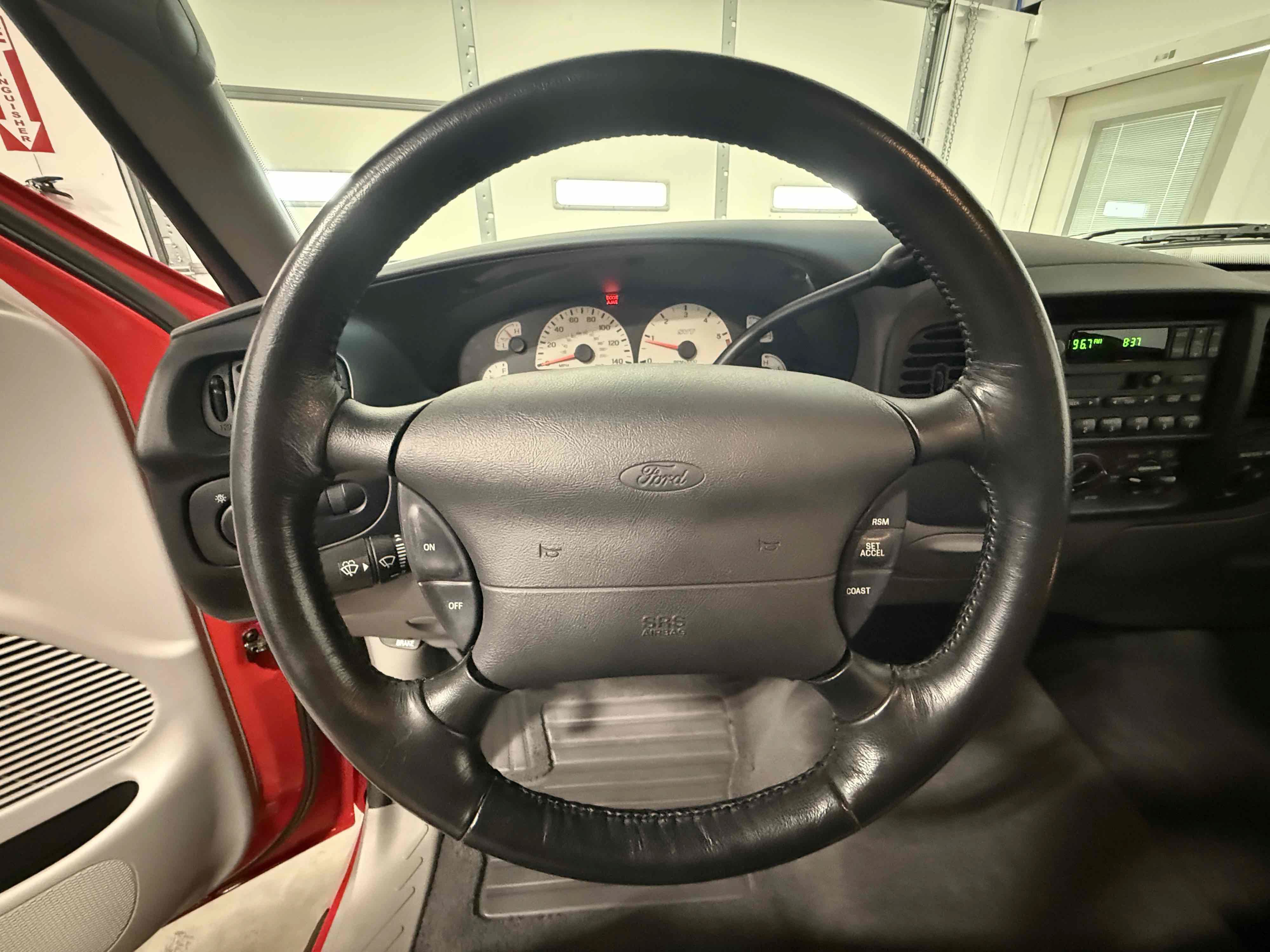 Used 2001 Ford F150 Lightning RWD image 29