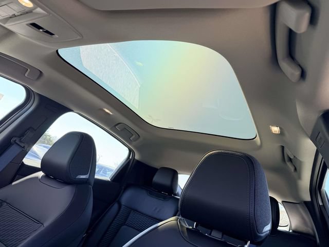 New 2026 Nissan Leaf Platinum+ w/ Cargo Package (Platinum+) FWD image 17