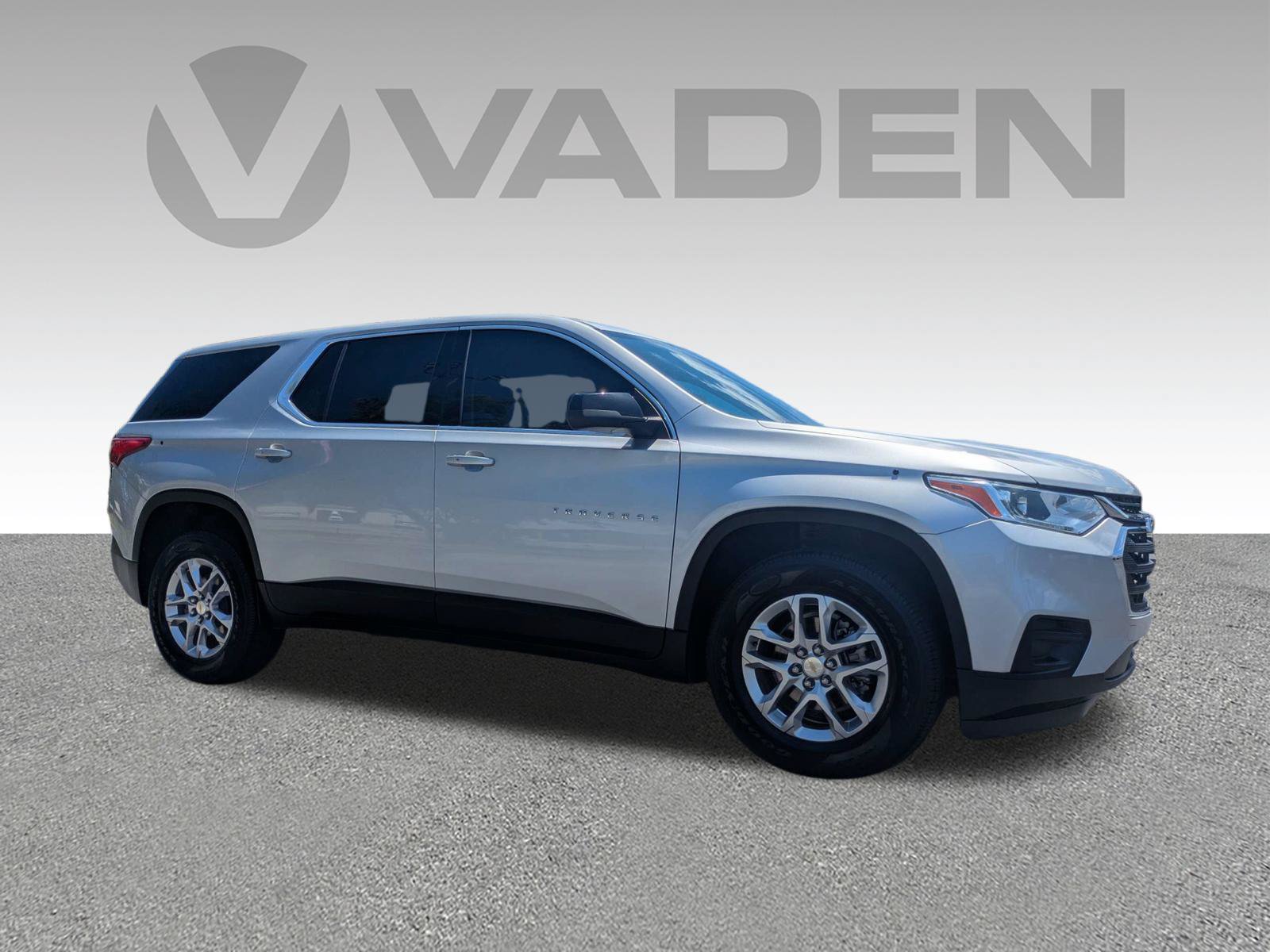 Used 2021 Chevrolet Traverse LS FWD image 3